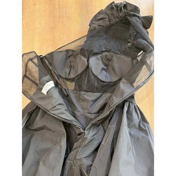 Mac Duggal Black Taffeta Bubble Hem Mini Dress Sz 6 Structured Rosette Shoulder - Picture 11 of 16